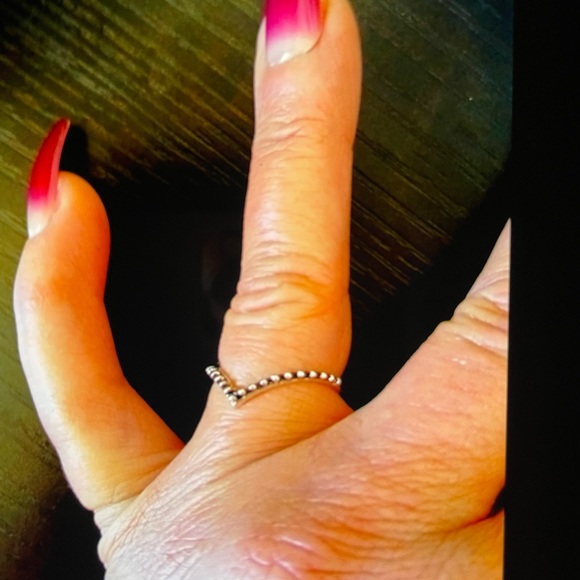 Intricate Silver Ring Collection - Picture 4 of 5